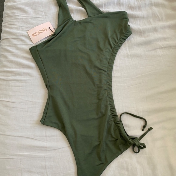 NWT Missguided Cutout Bodysuit - Picture 5 of 6